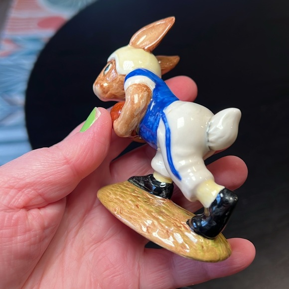 Vintage Royal Doulton Bunnykins "TOUCHDOWN" Golden Jubilee Bunny Rabbit Figurine - Picture 4 of 7